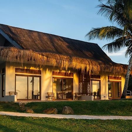 Costa Celine Beach Resort Kinablangan 外观 照片