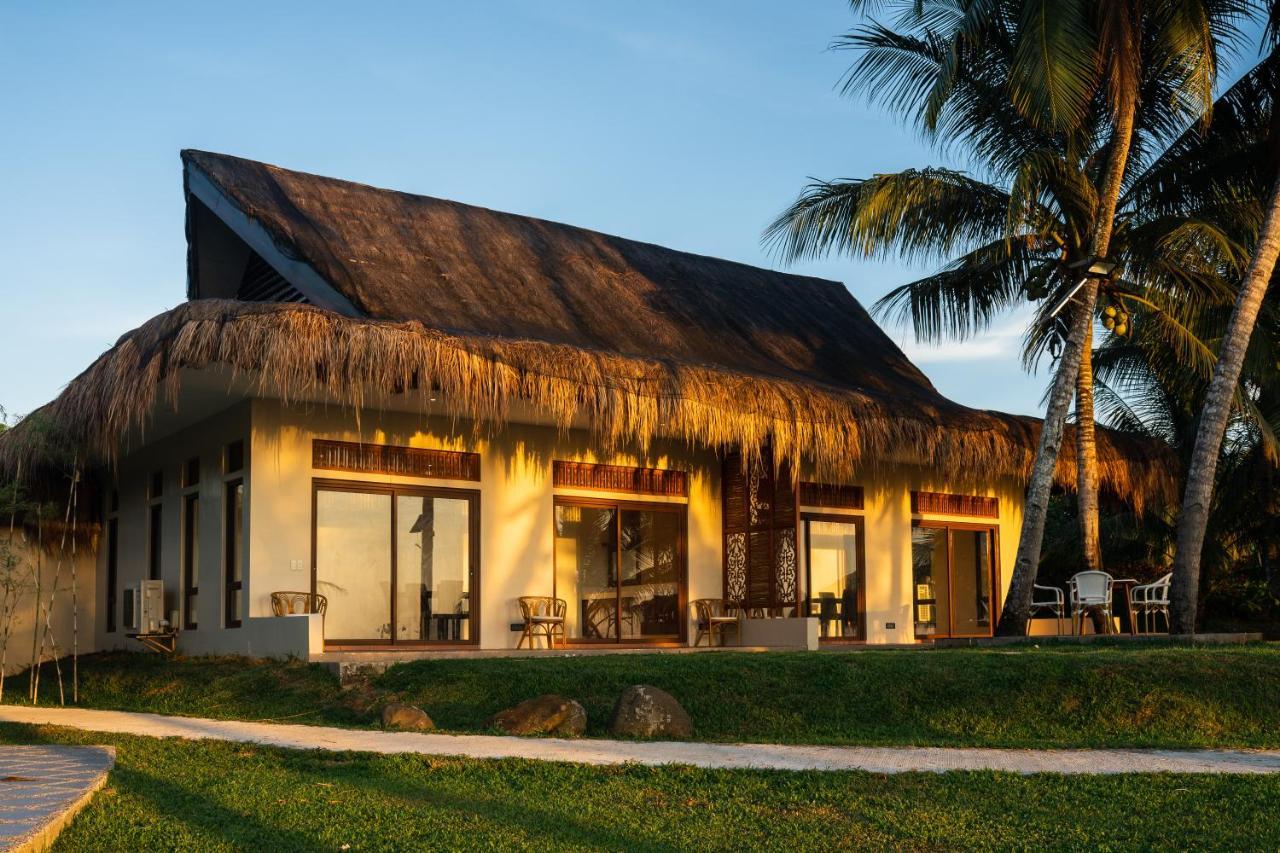 Costa Celine Beach Resort Kinablangan 外观 照片