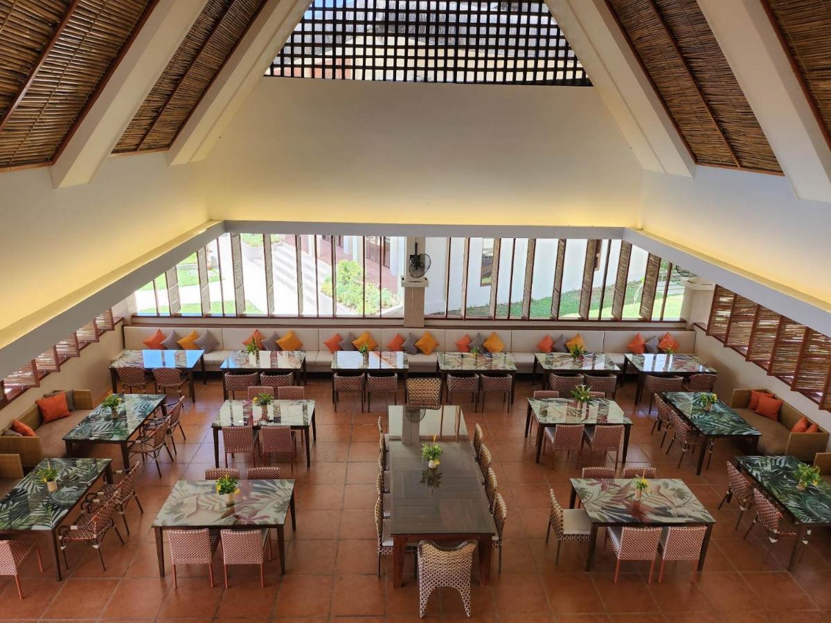 Costa Celine Beach Resort Kinablangan 外观 照片