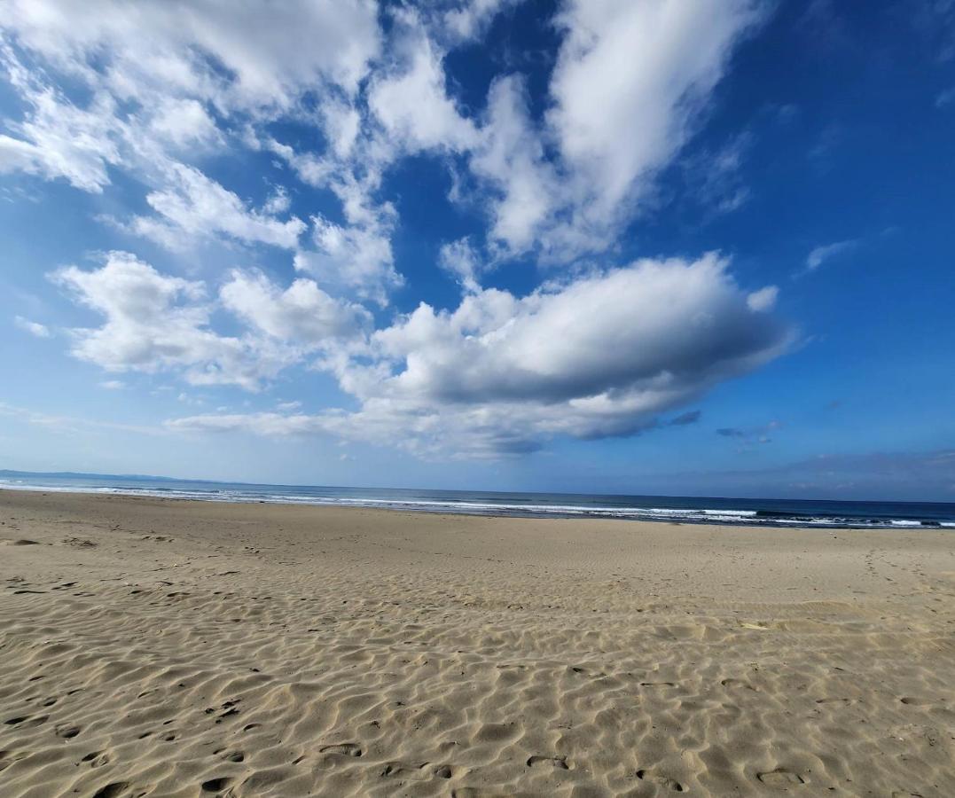Costa Celine Beach Resort Kinablangan 外观 照片
